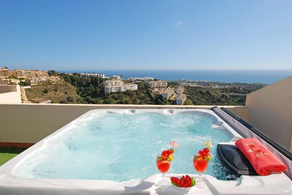 Calahonda 4, Jacuzzi, Wifi, Ac,Bbq, Big Terrace, Private Parking, Beach & Golf Sitio de Calahonda 0*,  Spanje
