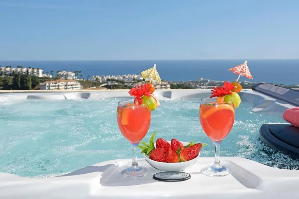 Calahonda 4, Jacuzzi, Wifi, Ac,Bbq, Big Terrace, Private Parking, Beach & Golf Sitio de Calahonda